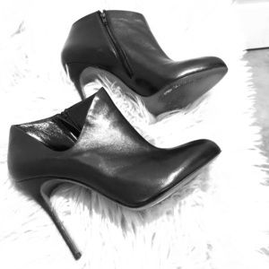 Christian Louboutin booties 3” size 39